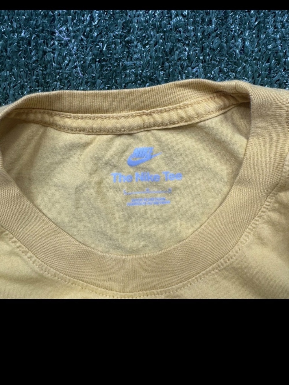 Nike Pocket T Shirt Men's Size L Yellow Short Sleeve Crew Neck Double Swoosh - Picture 2 of 4